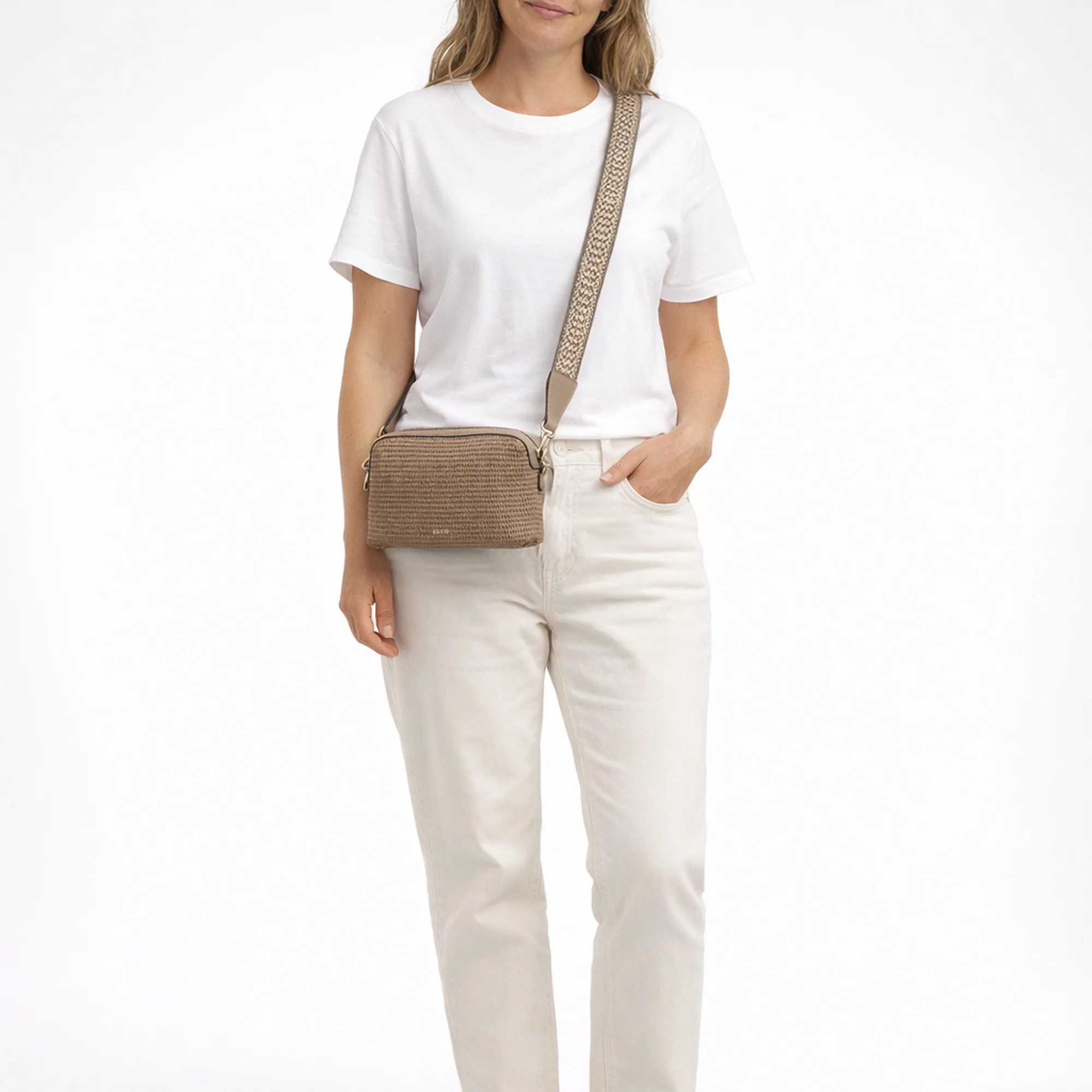 abro Kaia Raffia - Umhängetasche 21 cm (siena) - Image 7