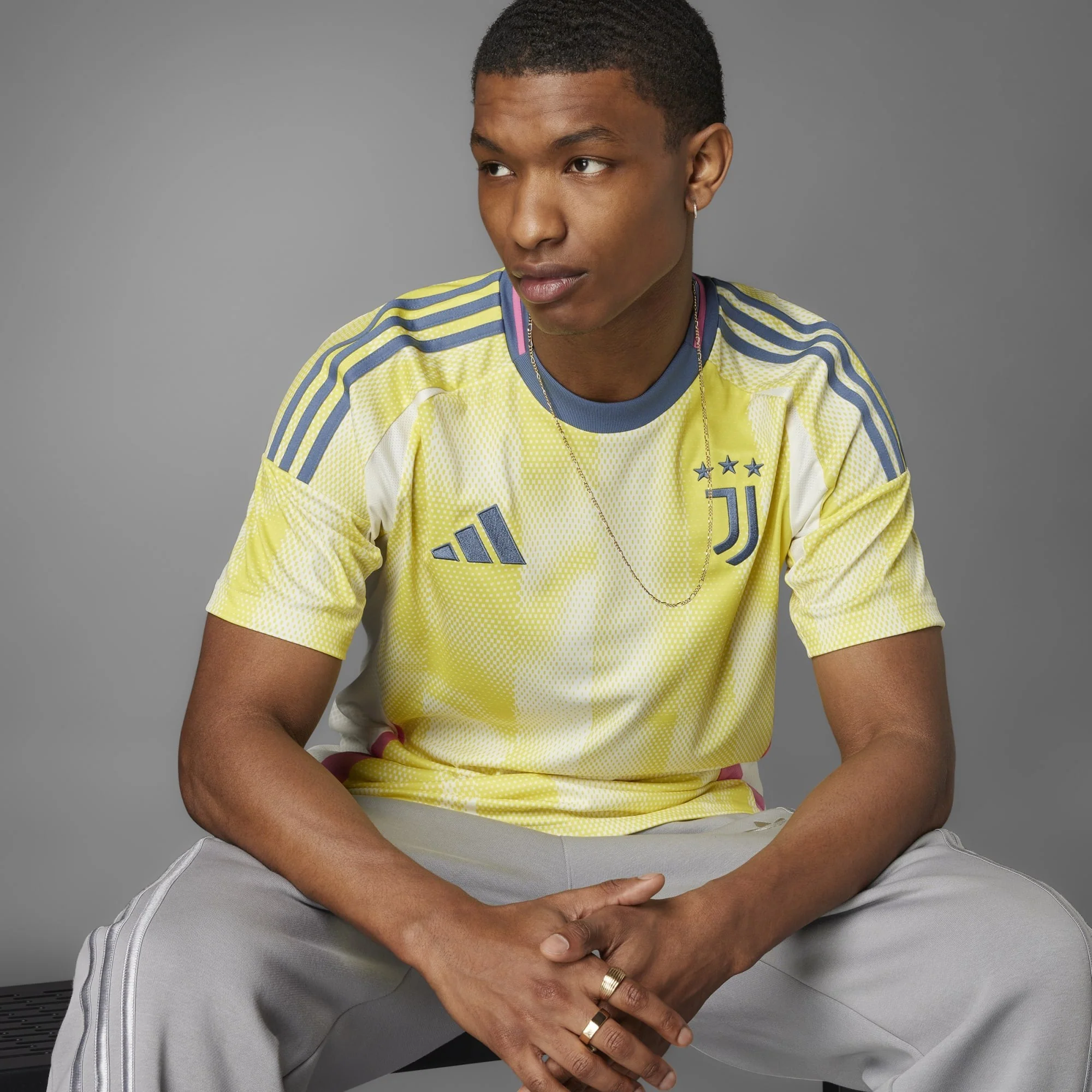 adidas Juventus Turin Fußball - Auswärtstrikot 24/25 Men (pure sulfur, M) - Image 9
