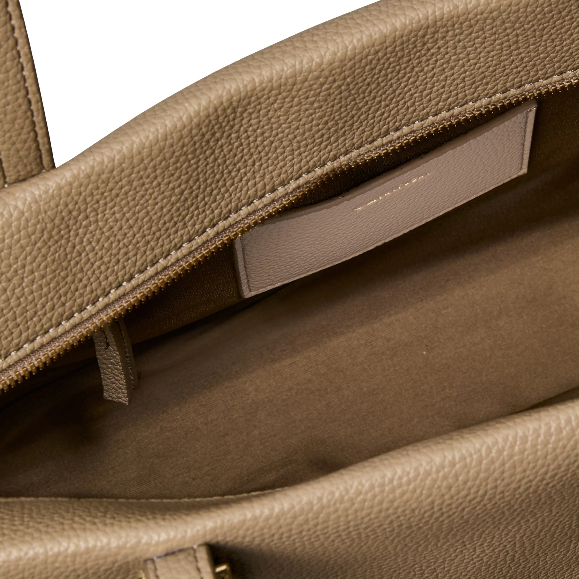 Calvin Klein Emblem Pebble Tote - Shopper 48 cm (desert taupe) - Image 3