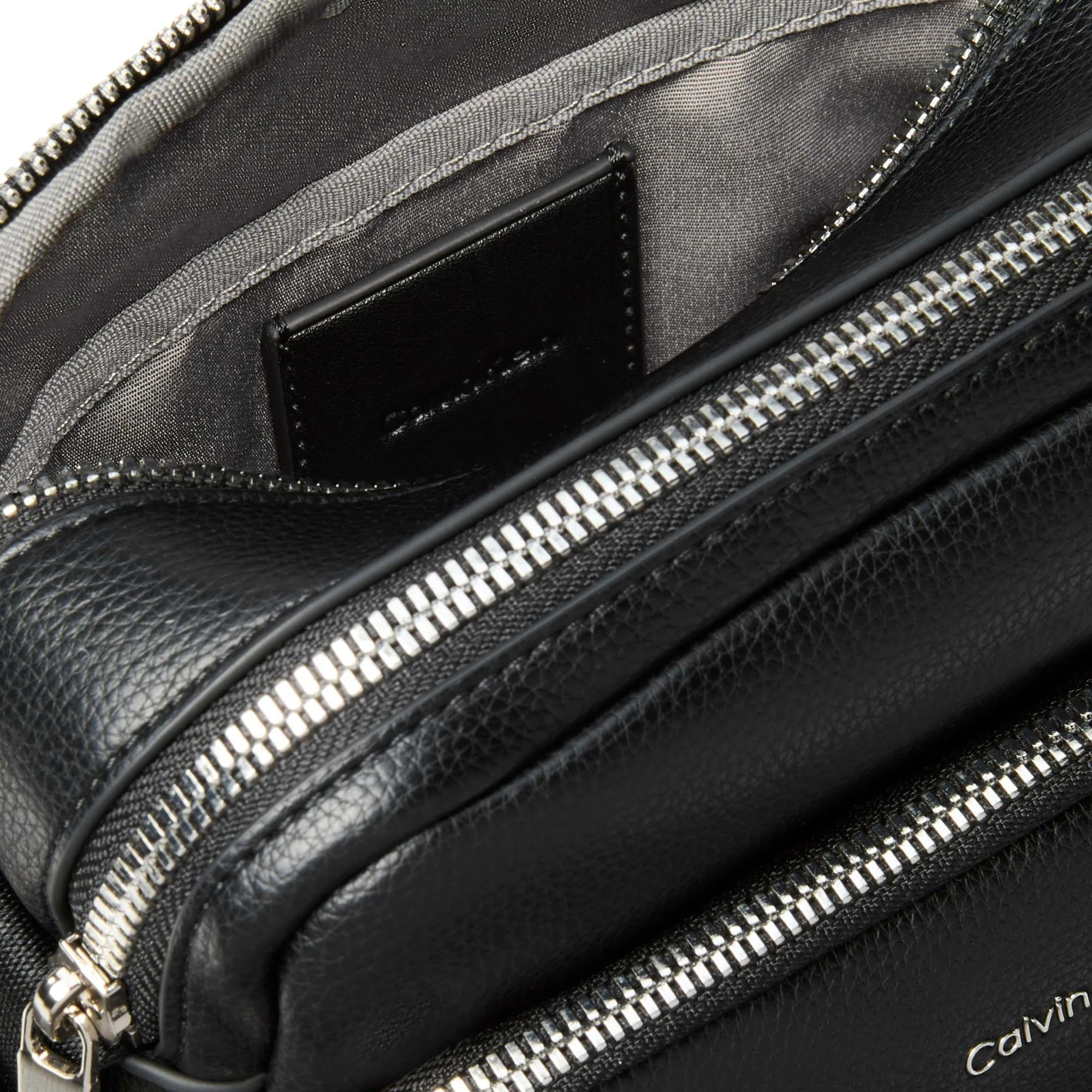 Calvin Klein Raised Pocket - Umhängetasche (black) - Image 3