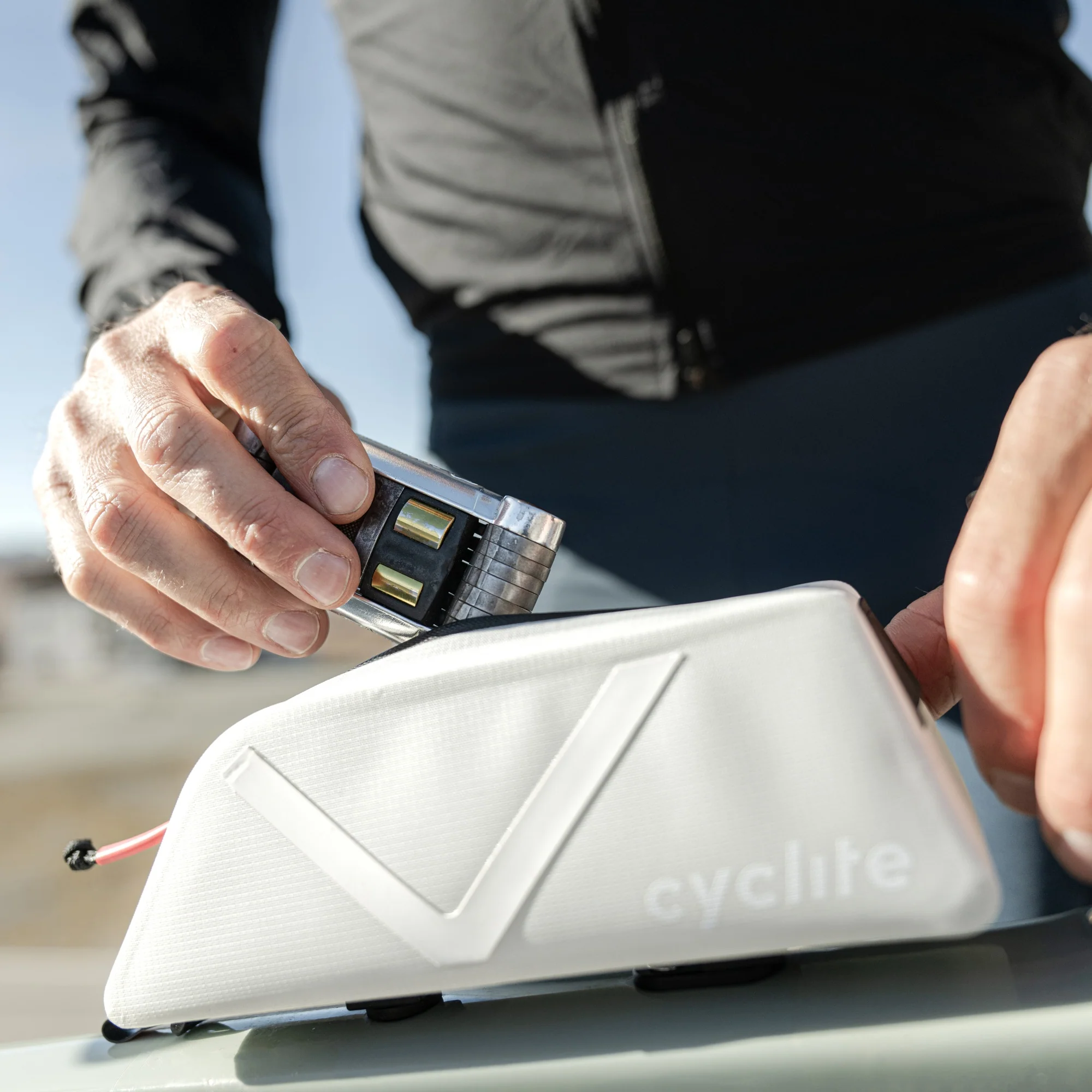 Cyclite Top Tube Bag Nano / 01 - Rahmentasche (Bikepacking) 19.5 cm (light grey) - Image 6