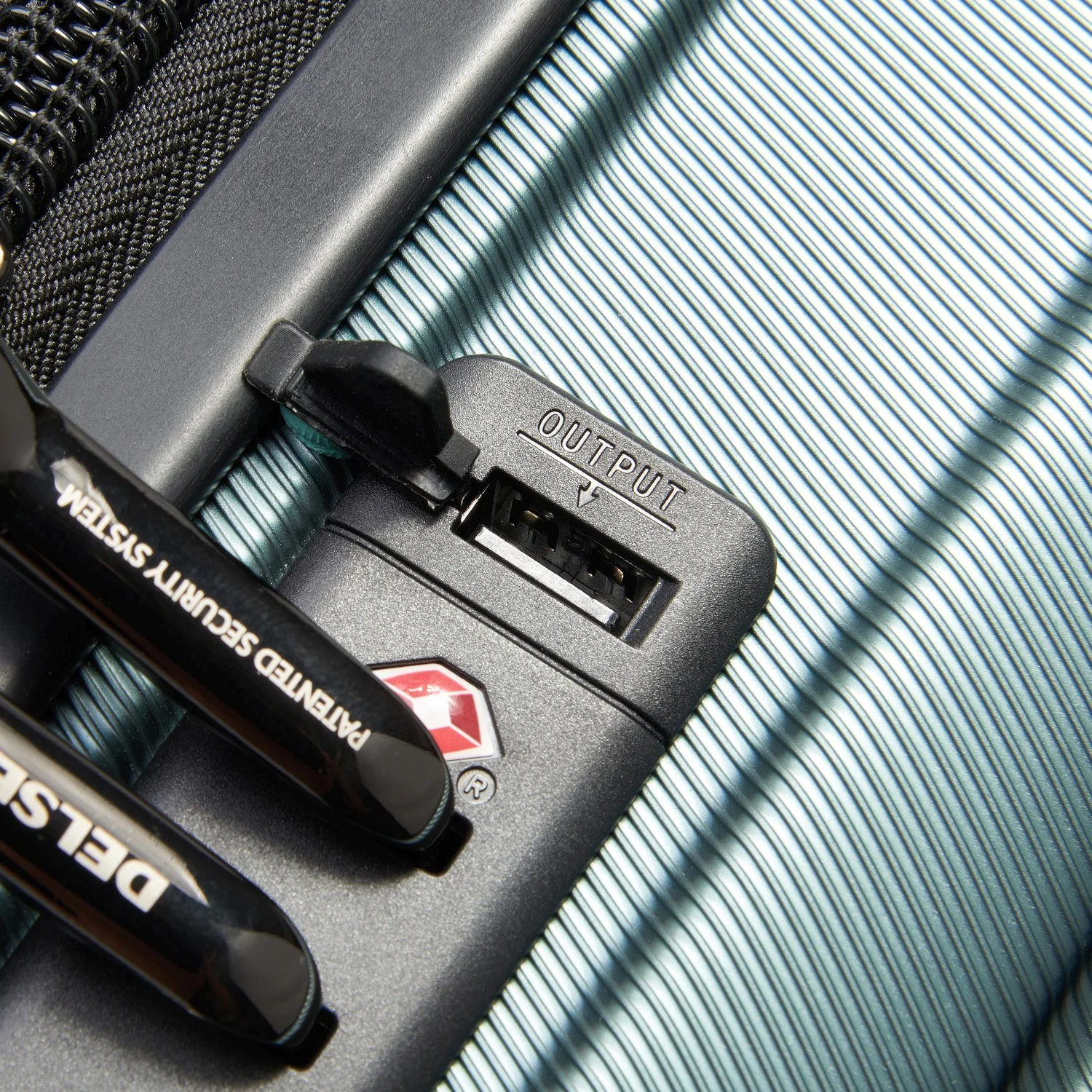 Delsey Paris Shadow 5.0 - 4-Rollen-Kabinentrolley USB 55 cm (grün) - Image 6