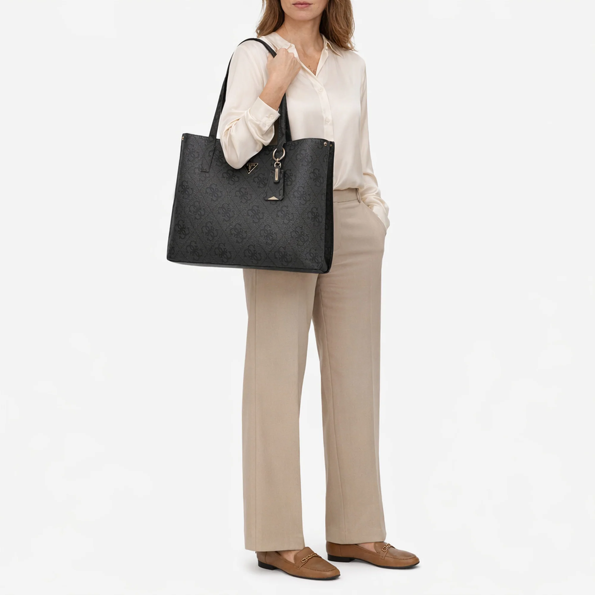 Guess Meridian ll - Shopper 36 cm (coal logo) - Image 7