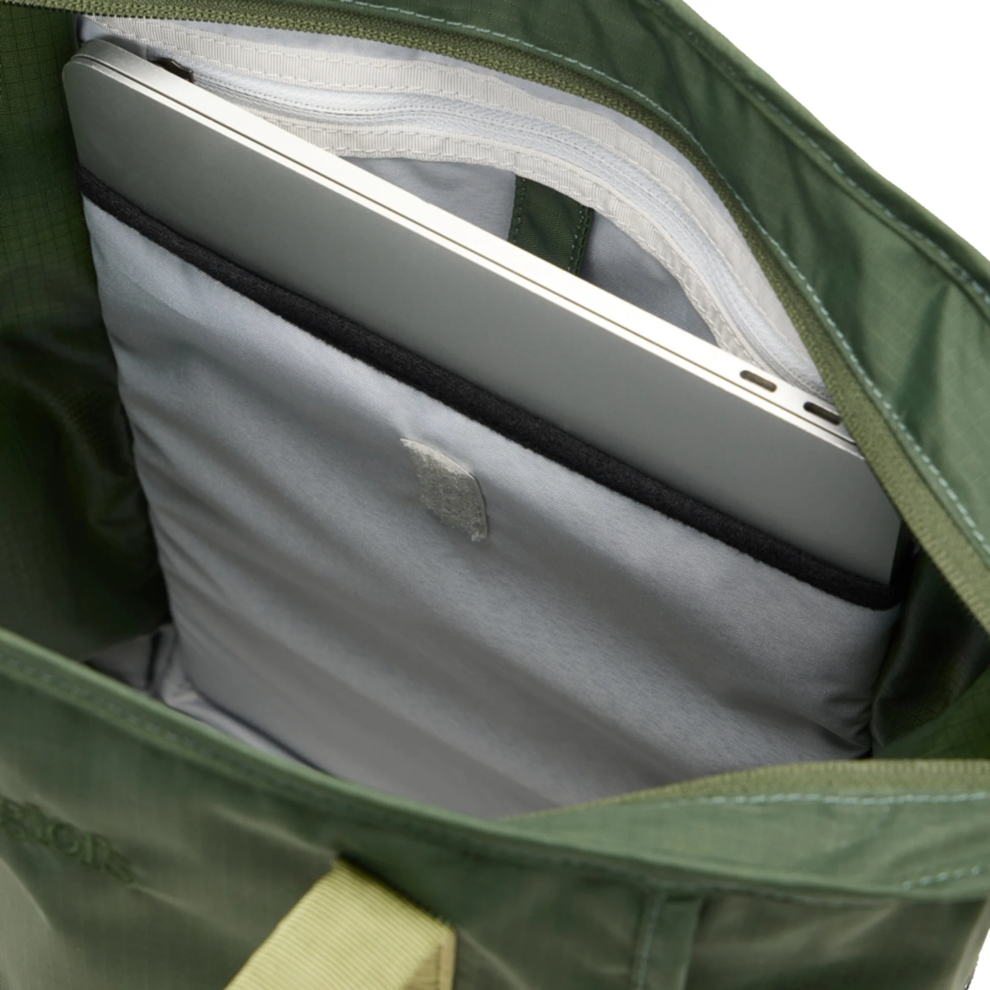 Haglöfs Tight Tote 25 - Umhängetasche/Rucksack 40 cm (seaweed green/true black) - Image 3