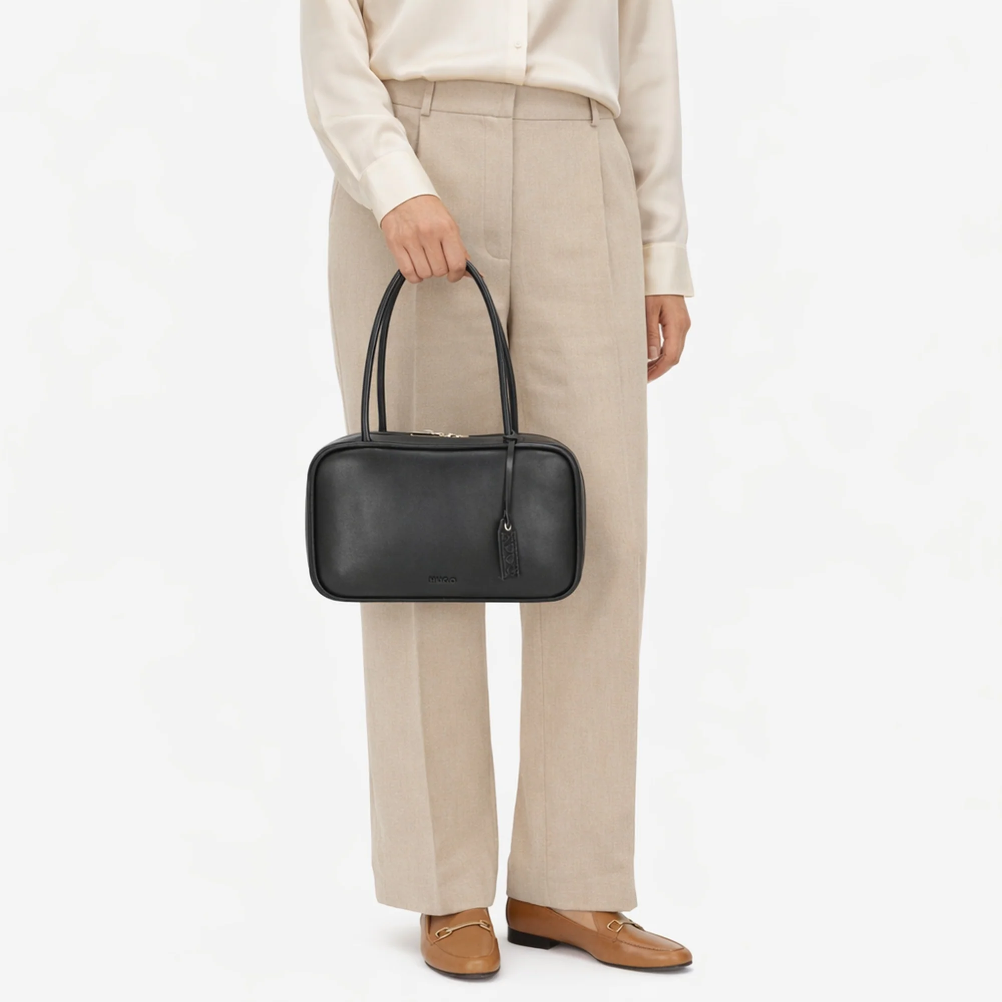 HUGO Jodi - Schultertasche 32 cm (black) - Image 7