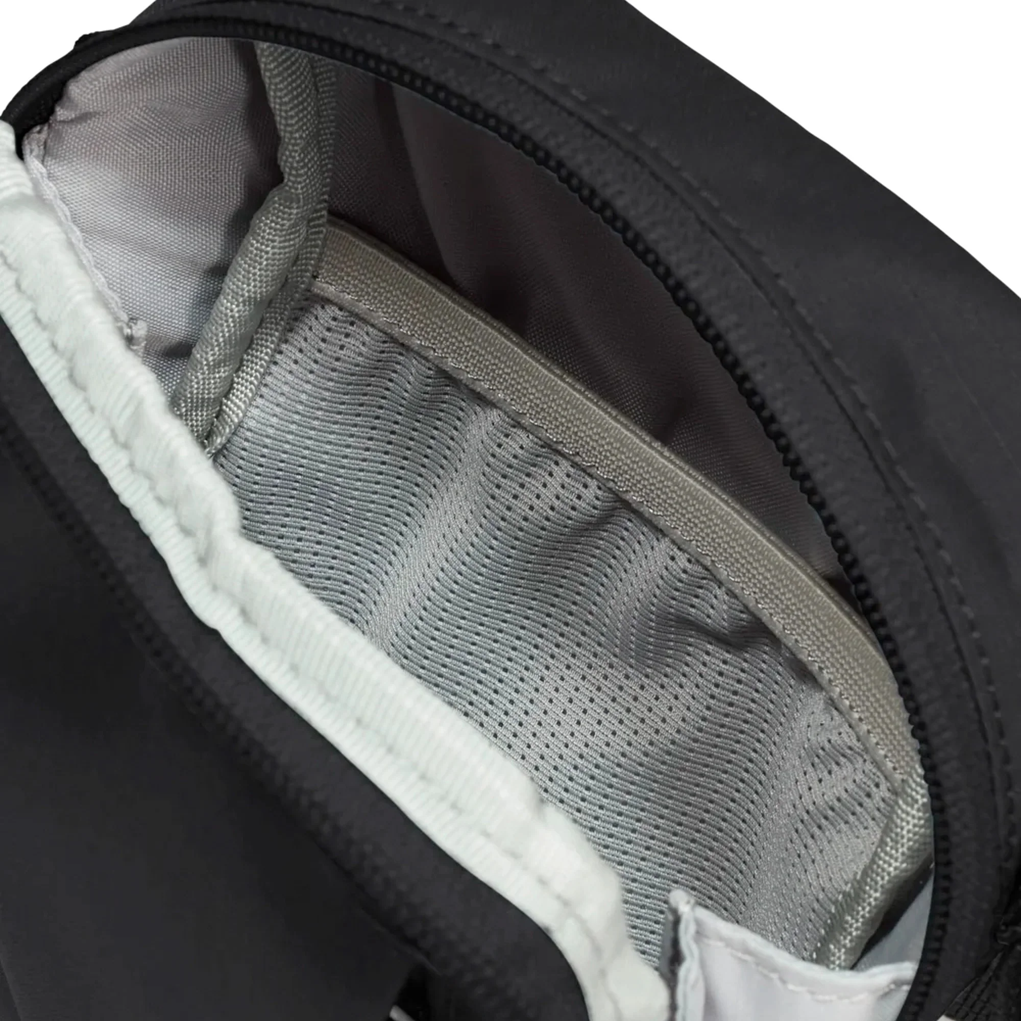 Jack Wolfskin Konya - Umhängetasche 20 cm (black) - Image 4