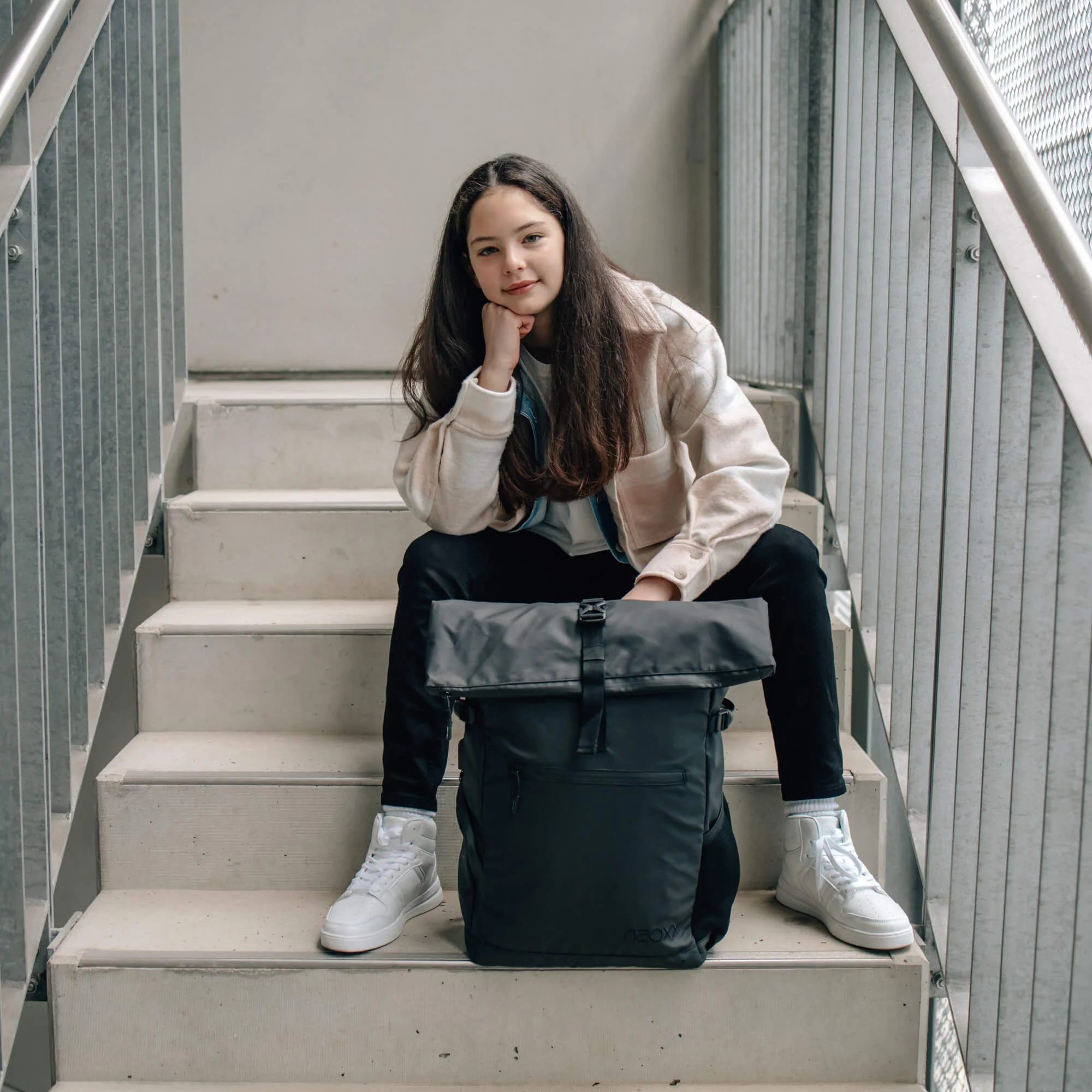 Neoxx VIBE Roll Top - Rucksack 15" 45 cm USB (urban) - Image 10