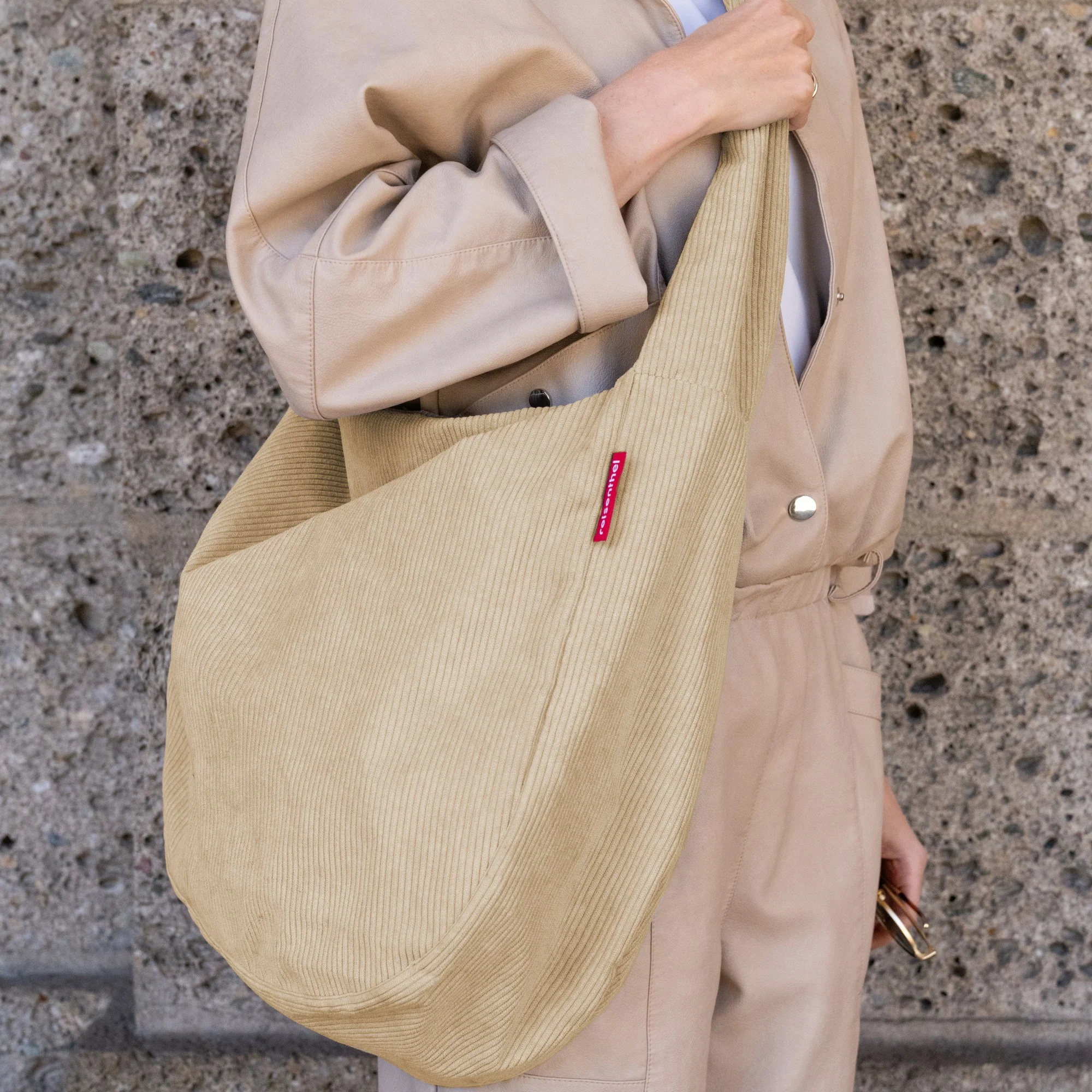 reisenthel Moonbag - Schultertasche 48 cm (cord sand) - Image 7
