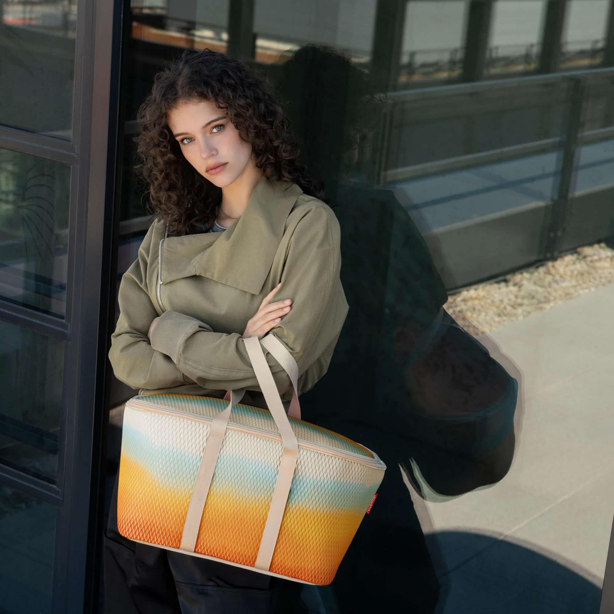 reisenthel thermo coolerbag - Kühltasche 44.5 cm (mesh tropical) - Image 4
