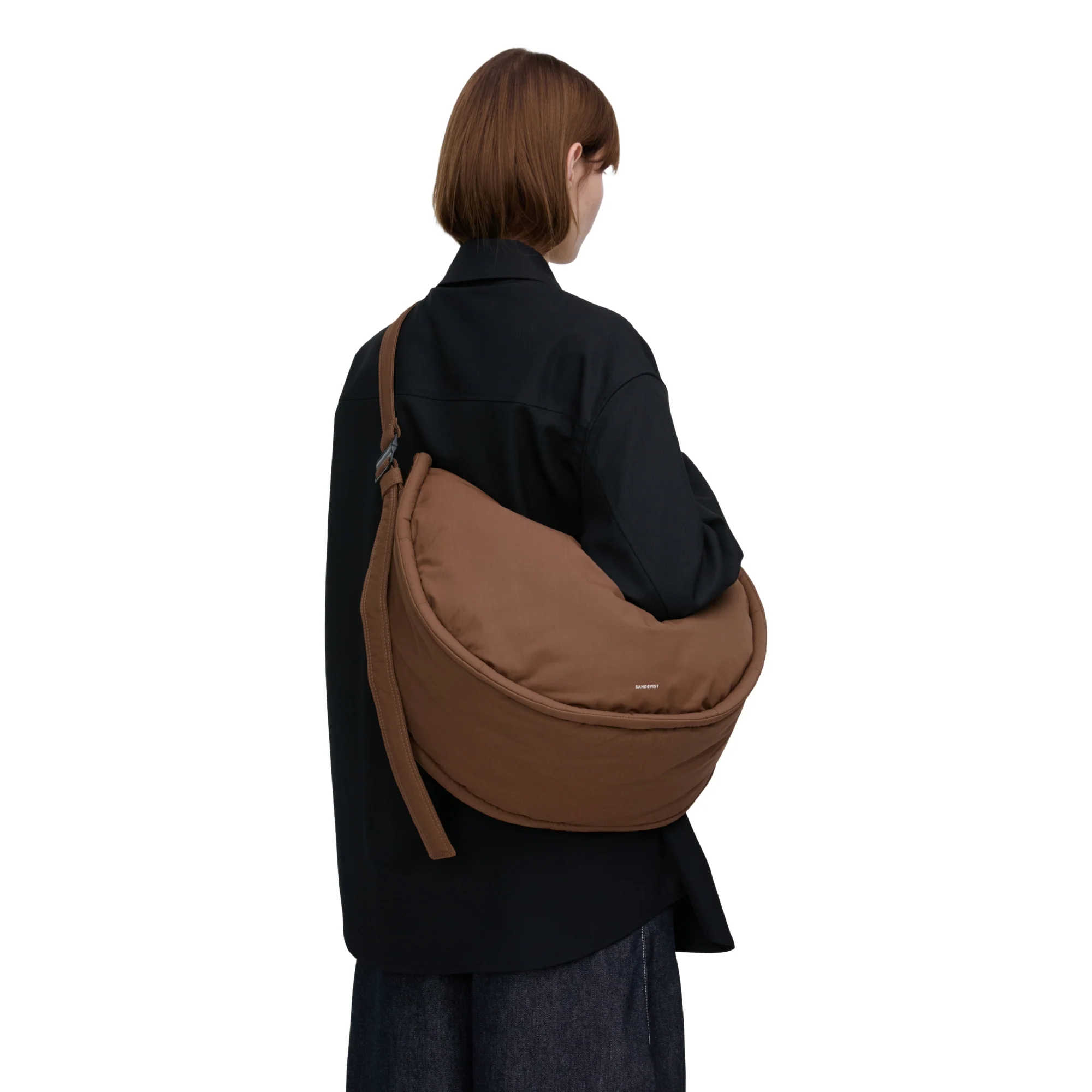 Sandqvist Curve Half Moon Bag L - Umhängetasche 42 cm (dark taupe) - Image 5