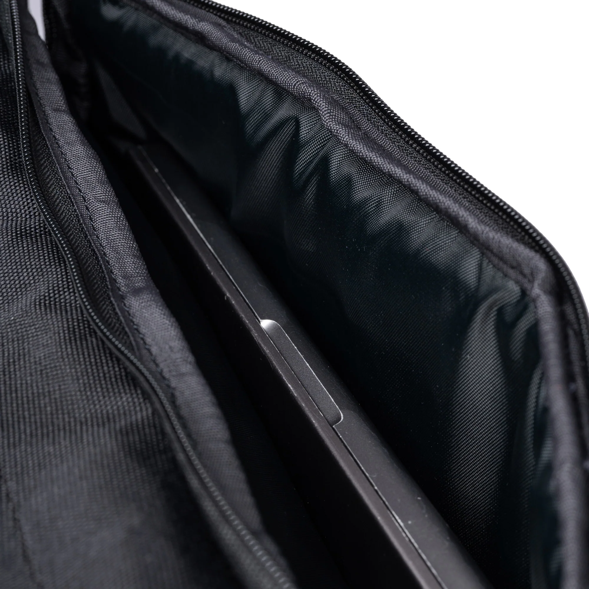 Sandqvist GO 3-Way - Bordtasche/Rucksack 16" 44 cm (black) - Image 4