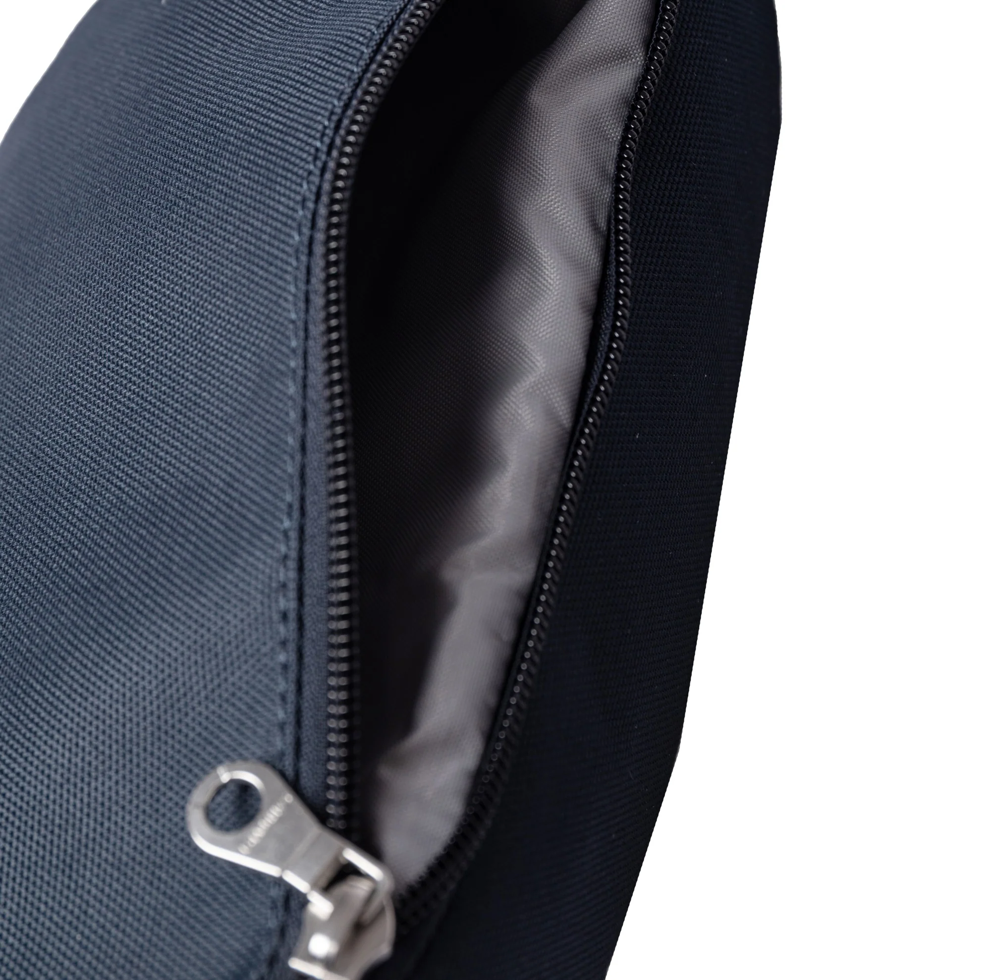 Sandqvist Ground Crossbody - Umhängetasche 30 cm (navy) - Image 5