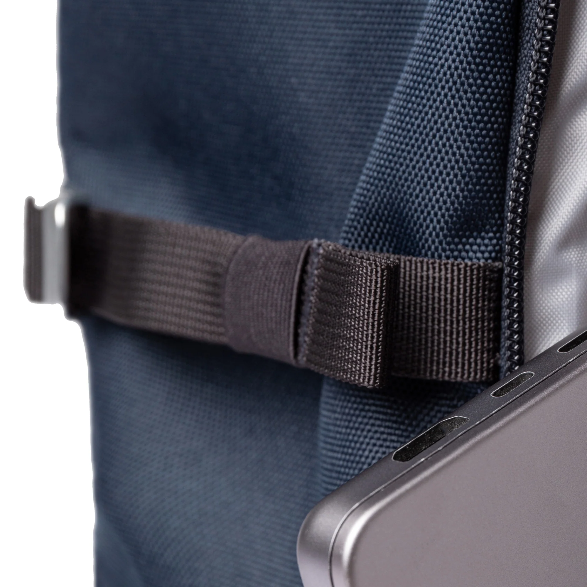 Sandqvist Icon Rolltop - Rucksack L 16" 65 cm erw. (navy with black leather) - Image 4