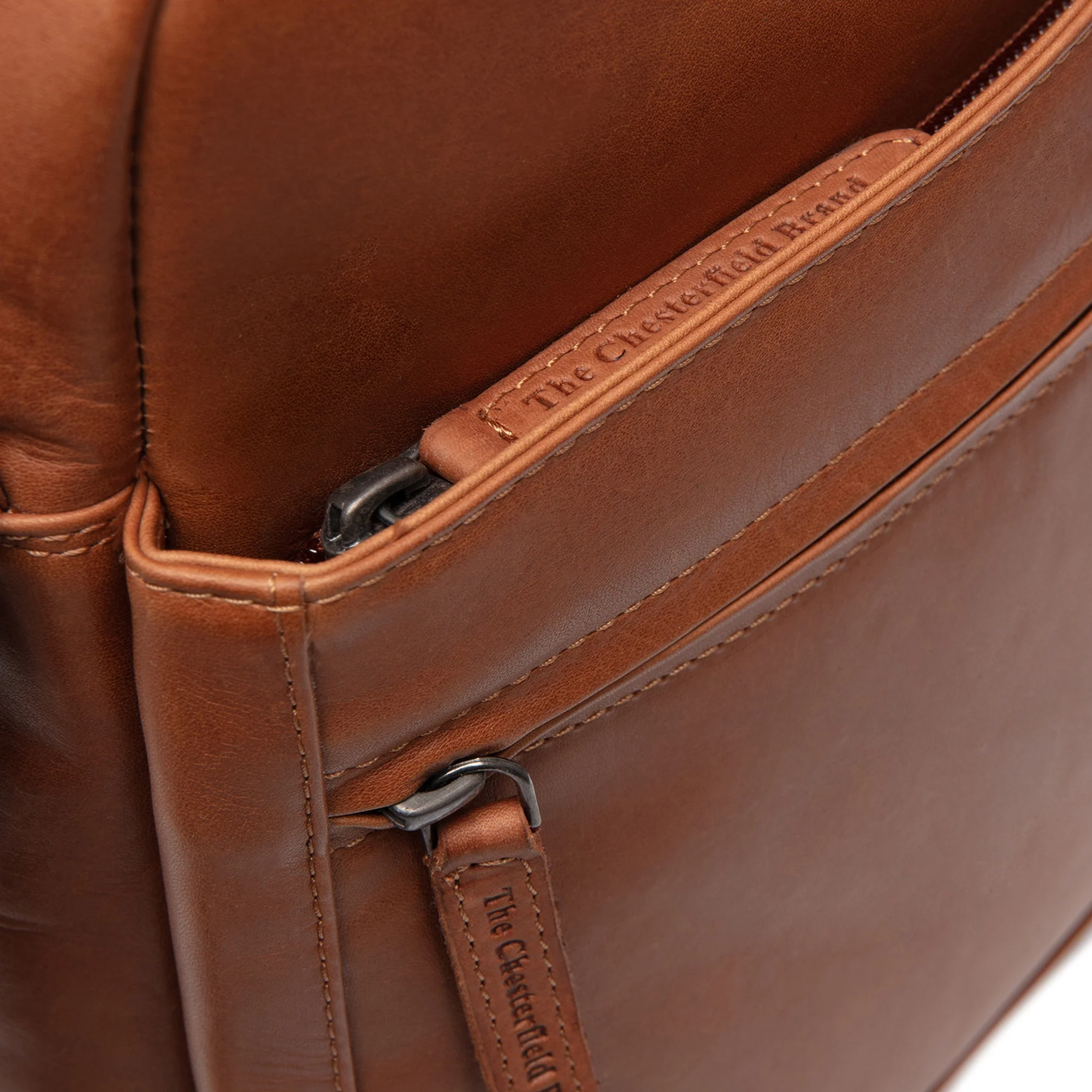 The Chesterfield Brand Anzora - Umhängetasche 27 cm (cognac) - Image 5