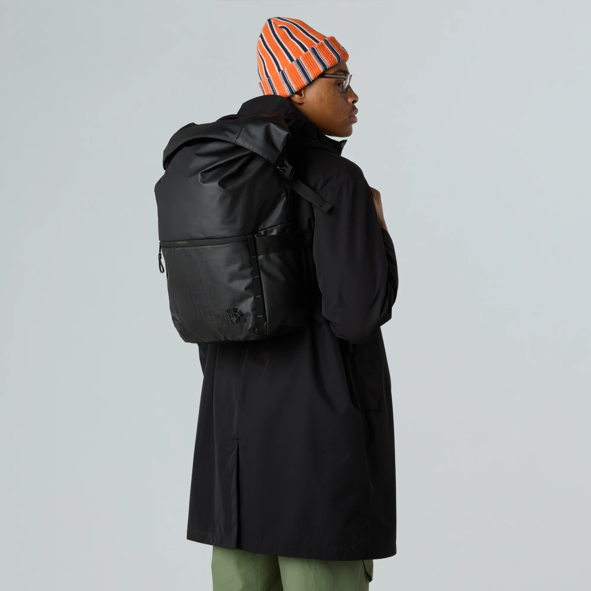 The North Face Base Camp Voyager - Rolltop-Rucksack 45 cm (tnf black/asphalt grey) - Image 6